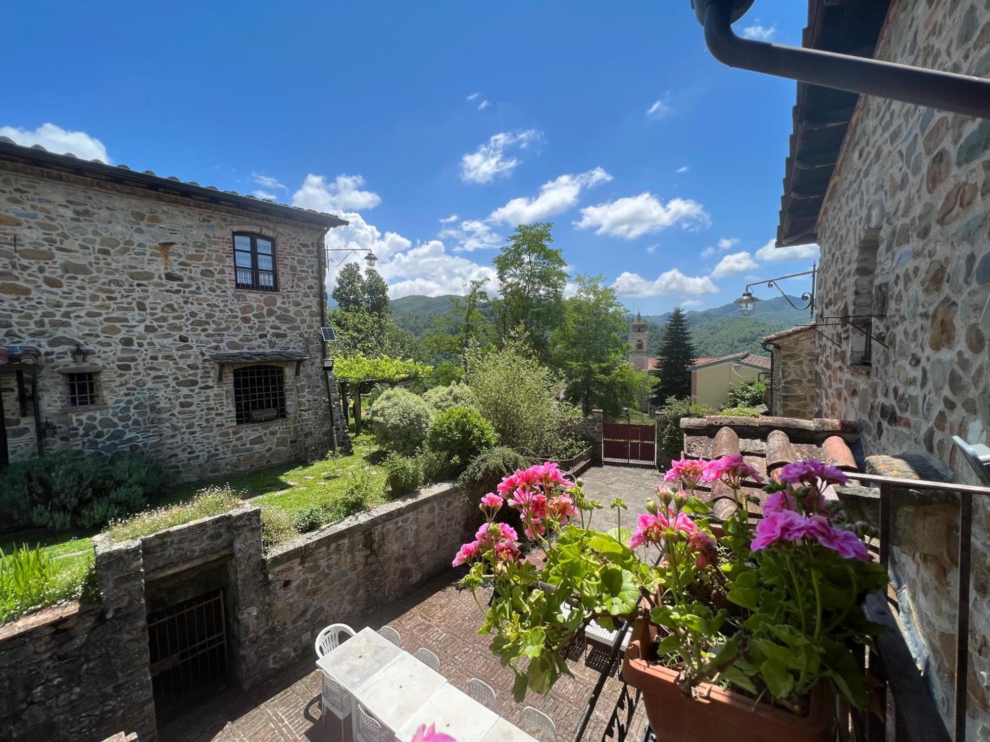 Podere Beatrice 20 Pax By Villasretreats Bardine di San Terenzo Exterior photo